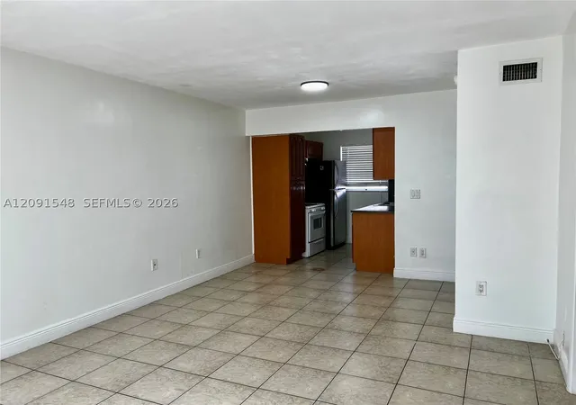 Listing Photo 4 - Condo for sale in building located at 2072 Ne 169Th St, North Miami Beach, FL 33162 - Unit #8