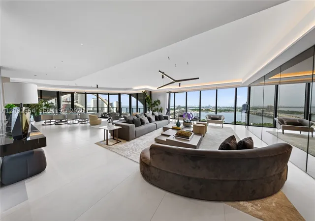 Photo 1 of Condo for sale at 1000 Ne Biscayne Blvd #2202, Miami, FL 33132 | MLS# A12091564 | Listing updated on 2026-09-22