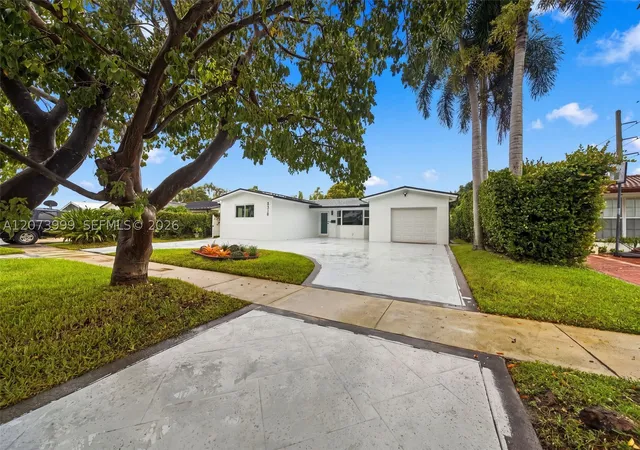 Photo 3 of Sale Pending at 5518 Mckinley St, Hollywood, FL 33021 | MLS# A12073999 | Listing updated on 2026-10-05