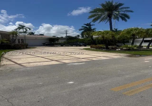 Photo 1 of Sale Pending at 600 Hibiscus Dr, Hallandale Beach, FL 33009 | MLS# A12091658 | Listing updated on 2026-09-28