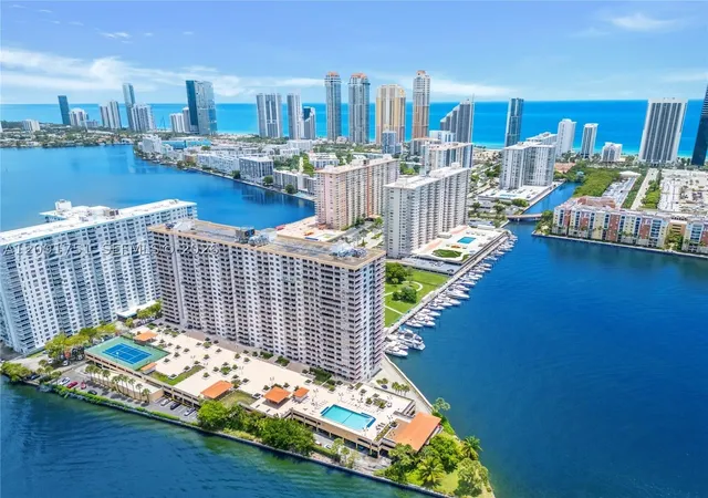 Listing Photo 4 - Condo for sale in building located at 290 174Th St, Miami, FL 33160 - Unit #611