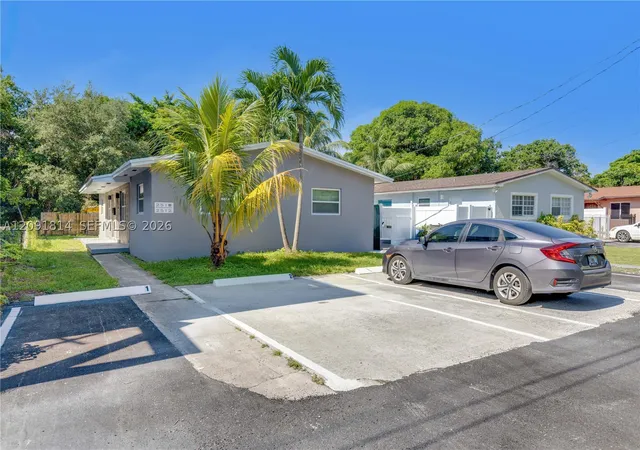 Photo 3 of Multi family home for sale at 2510 Ne 182nd Terrace, North Miami Beach, FL 33160 | MLS# A12091814 | Listing updated on 2026-09-18