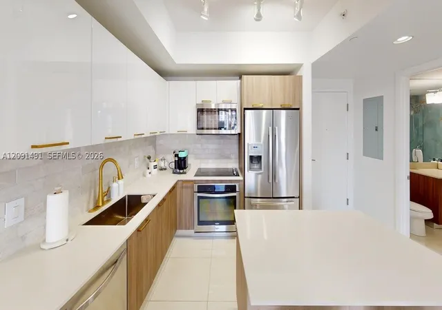 Photo 3 of Sale Pending at 5300 Paseo Blvd #1607, Doral, FL 33166 | MLS# A12091491 | Listing updated on 2026-10-07
