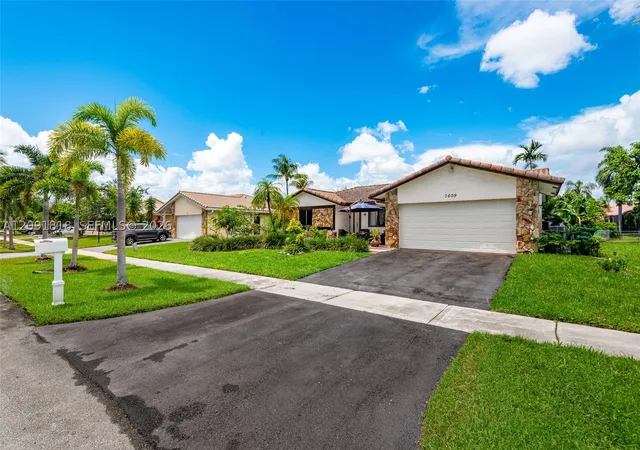 Photo 2 of Single family home for sale at 7609 Sunflower Dr, Margate, FL 33063 | MLS# A12091818 | Listing updated on 2026-09-29