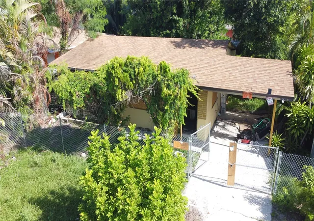 Photo 3 of Sale Pending at 5205 Wiley St, Hollywood, FL 33021 | MLS# A12091877 | Listing updated on 2026-09-29