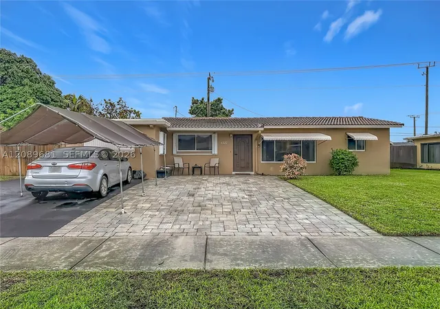 Photo 1 of Single family home for sale at 4220 Ne 4th Terrace, Deerfield Beach, FL 33064 | MLS# A12089681 | Listing updated on 2026-10-04