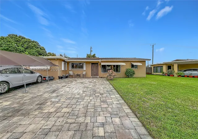 Photo 2 of Single family home for sale at 4220 Ne 4th Terrace, Deerfield Beach, FL 33064 | MLS# A12089681 | Listing updated on 2026-10-04