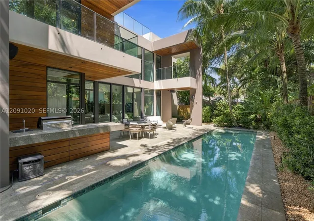 Single family home for sale at 2803 Crystal Ct, Miami, FL 33133 | MLS# A12091020