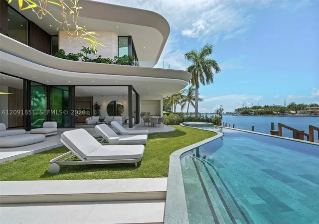 Photo 3 of Mansion for sale at 80 S Hibiscus Dr, Miami Beach, FL 33139 | MLS# A12091851 | Listing updated on 2026-09-19