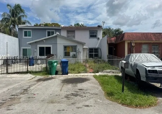 Photo 2 of Townhouse for sale at 20686 Nw 38th Avenue, Miami Gardens, FL 33055 | MLS# A12091967 | Listing updated on 2026-10-02