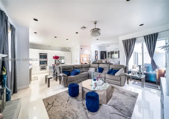 Photo 1 of Single family home for sale at 5303 Sw 111th Terrace, Davie, FL 33328 | MLS# A12092044 | Listing updated on 2026-09-18