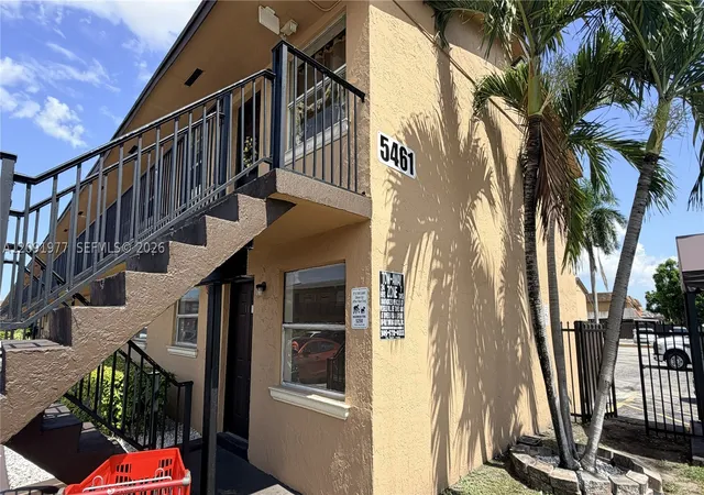 Listing Photo 4 - Condo for sale in building located at 5461 W 24Th Ave, Hialeah, FL 33016 - Unit #18