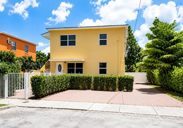 Multi family home for sale at 984 SW 9th Street, Miami, FL 33130 | MLS# A12092095