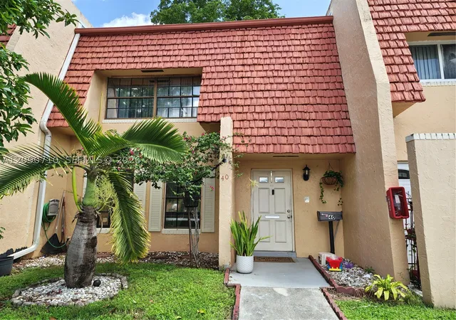 Photo 2 of Townhouse for sale at 40 Pleasant Hl Ln #40, Tamarac, FL 33319 | MLS# A12090710 | Listing updated on 2026-09-20