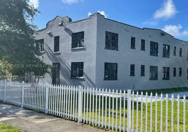 Photo 3 of Multi family home for sale at 2020 Washington St, Hollywood, FL 33020 | MLS# A12092378 | Listing updated on 2026-09-21