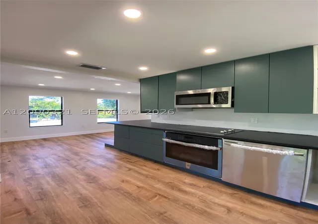 Photo 2 of House for sale at 4224 SW 60th Place, South Miami, FL 33155 | MLS# A12090321 | Listing updated on 2026-09-21