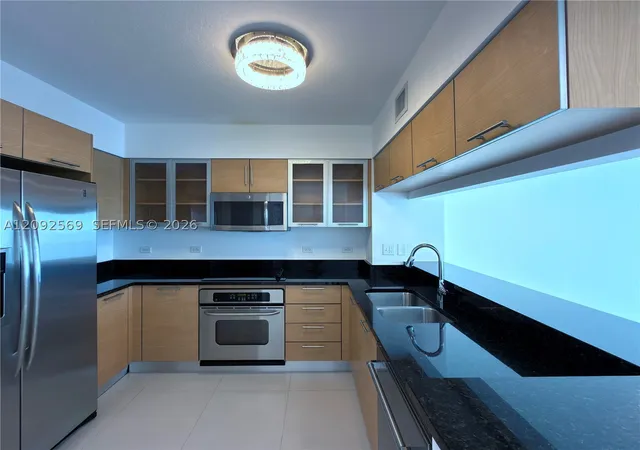 Photo 3 of Condo for sale at 31 Se 5th Street #2307, Miami, FL 33131 | MLS# A12092569 | Listing updated on 2026-10-02