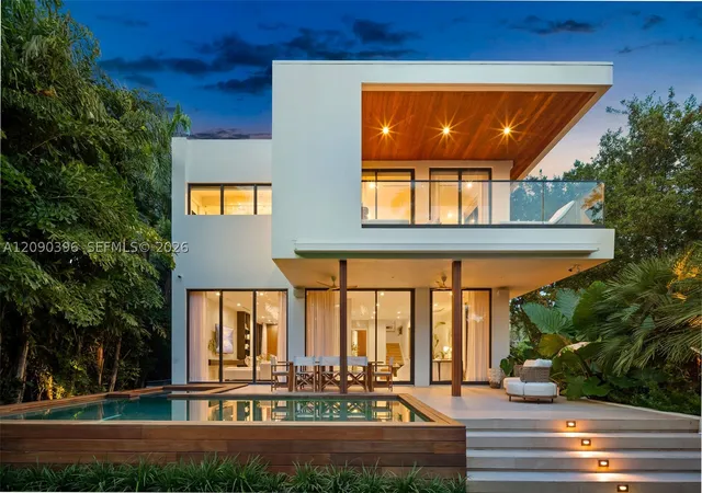Photo 1 of Single family home for sale at 5701 N Bay Rd, Miami Beach, FL 33140 | MLS# A12090396 | Listing updated on 2026-10-07