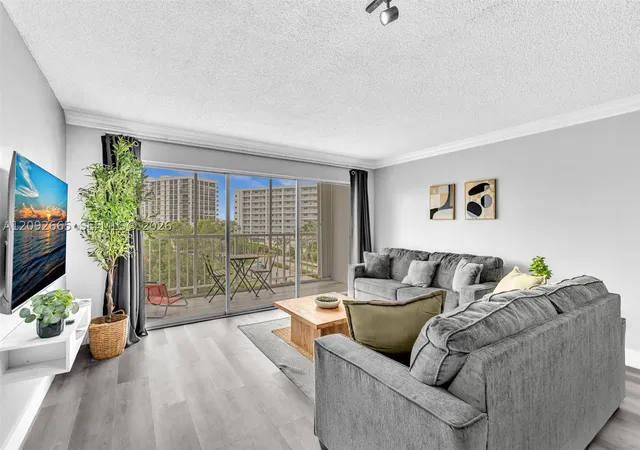 Listing Photo 1 - Condo for sale in building located at 200 178Th Dr, Sunny Isles Beach, FL 33160 - Unit #510