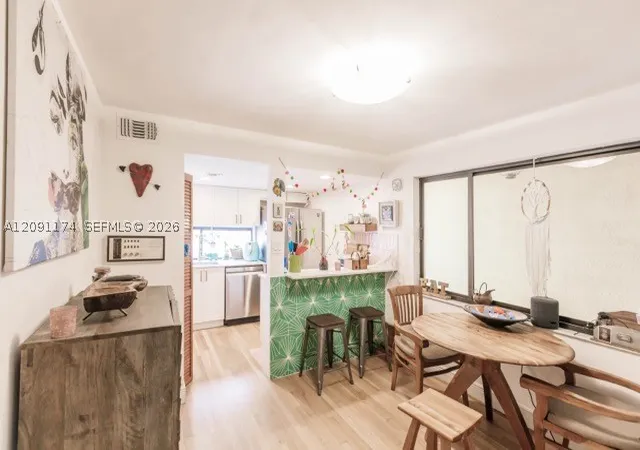 Photo 4 of Townhouse for sale at 2956 Bird Ave #6, Miami, FL 33133 | MLS# A12091174 | Listing updated on 2026-09-21
