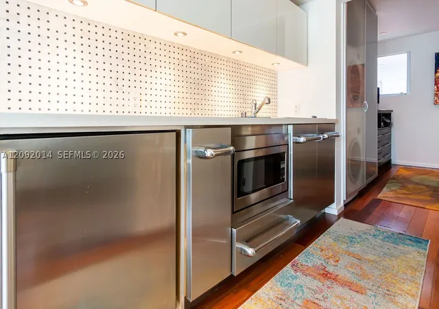 Listing Photo 5 - Condo for sale in building located at 1601 W Ave, Miami Beach, FL 33139 - Unit #209