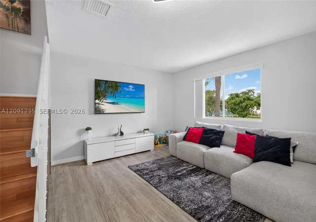 Listing Photo 4 - Condo for sale at Paseo Real Condo, Unit 281 6205 Kendale Lakes Cir, Paseo Real Condo, Miami, FL 33183 | Built Year: 1994-1994