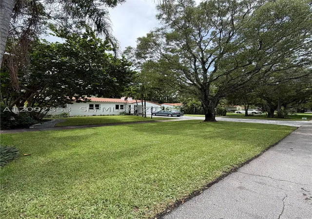 Photo 1 of Single family home for sale at 62 Nw 105th Street, Miami Shores, FL 33150 | MLS# A12092853 | Listing updated on 2026-09-24