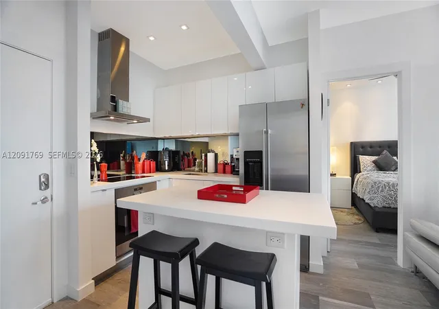 Photo 3 of Condo for sale at 1460 Ocean Dr #407, Miami Beach, FL 33139 | MLS# A12091769 | Listing updated on 2026-09-21