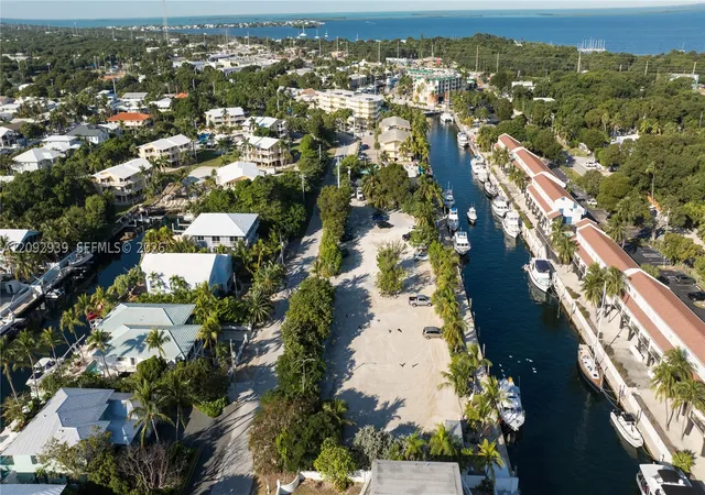 Photo 3 of Land for sale at 522 Caribbean Dr, Key Largo, FL 33037 | MLS# A12092939 | Listing updated on 2026-09-21