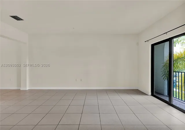Listing Photo 5 - Condo for sale in building located at 10620 Nw 88Th St, Miami, FL 33178 - Unit #207