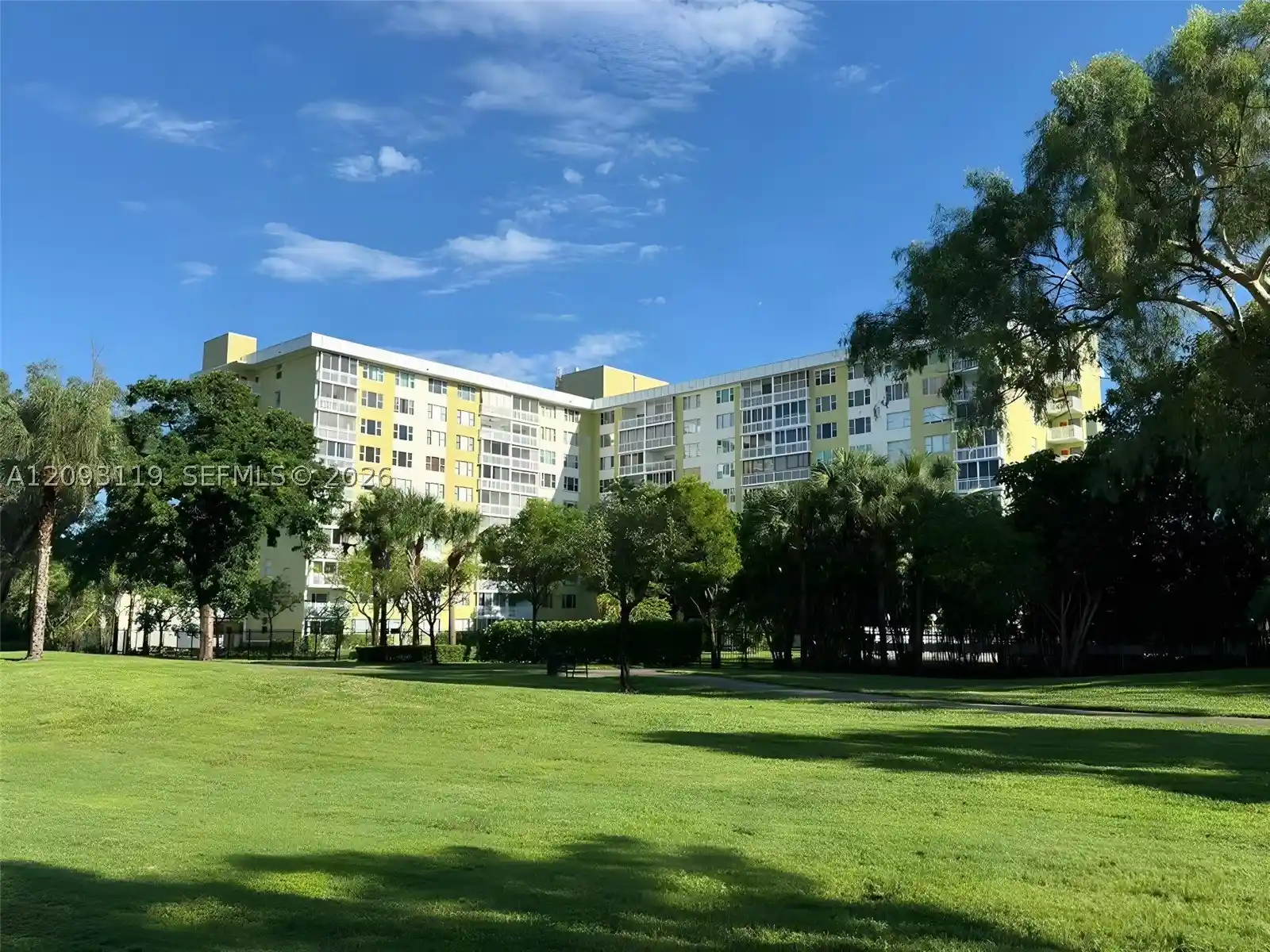 Listing Photo 47 - Condo for sale in 4400 Hillcrest Dr located at 4400 Hillcrest Dr, North Lauderdale, FL 33021 - Unit #603B