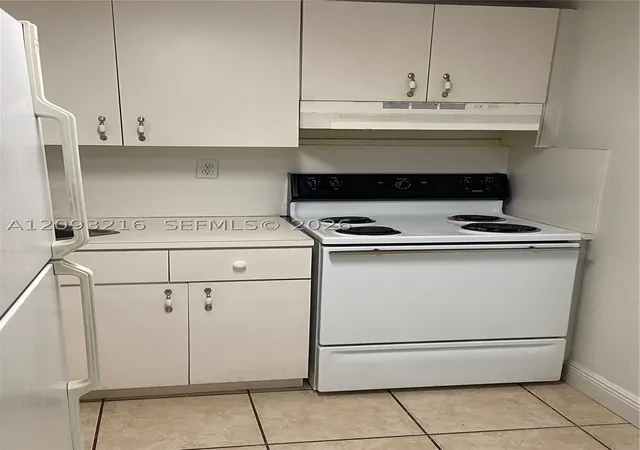 Photo 3 of Condo for sale at 666 W 81st Street #127, Hialeah, FL 33014 | MLS# A12093216 | Listing updated on 2026-09-22