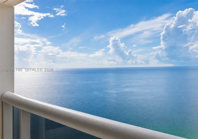 Listing Photo 3 - Condo for sale in building located at 15811 Collins Ave, Miami, FL 33160 - Unit #4007