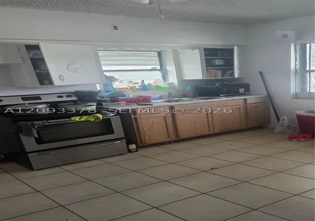 Listing Photo 5 - Condo for sale in building located at 11351 NW 11th Ave, Miami, FL 33168