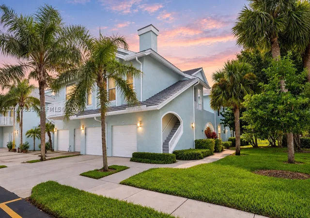 Listing Photo 1 - Condo for sale in building located at 909 Mainsail Cir, Jupiter, FL 33477 - Unit #909