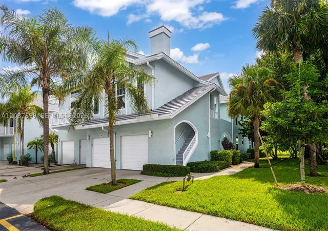 Listing Photo 2 - Condo for sale in building located at 909 Mainsail Cir, Jupiter, FL 33477 - Unit #909