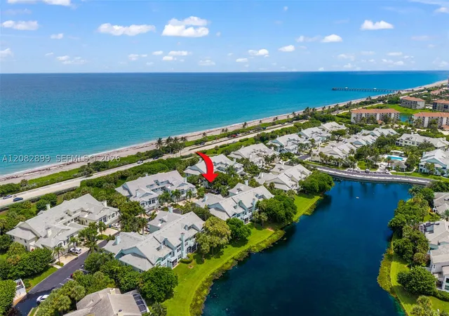 Listing Photo 5 - Condo for sale in building located at 909 Mainsail Cir, Jupiter, FL 33477 - Unit #909