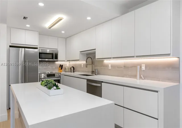 Photo 4 of Condo for sale at 2301 Collins Ave #318, Miami Beach, FL 33139 | MLS# A12091599 | Listing updated on 2026-09-22