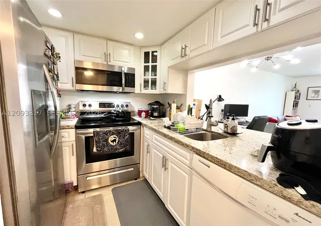 Photo 4 of Condo for sale at 2935 NE 163rd Street #5P, North Miami Beach, FL 33160 | MLS# A12093317 | Listing updated on 2026-09-22