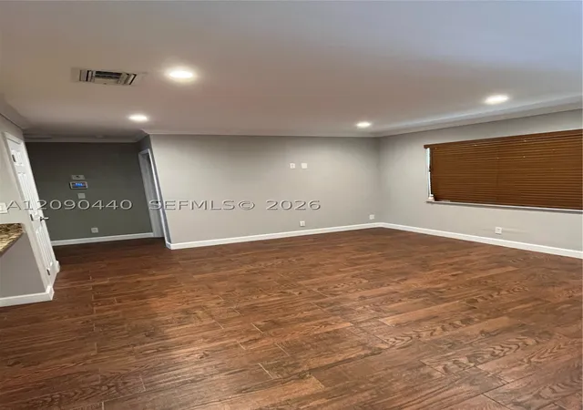 Listing Photo 5 - Condo for sale in building located at 217 SW 10th St, Hallandale Beach, FL 33009