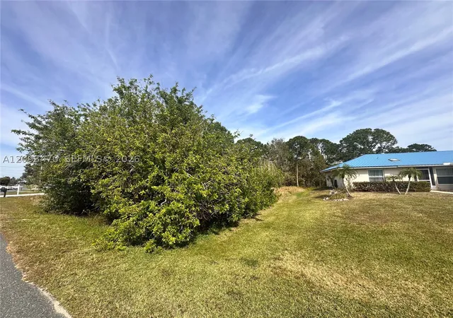 Photo 3 of Land for sale at 131 Blue Moon Ave, Lake Placid, FL 33852 | MLS# A12093470 | Listing updated on 2026-09-22