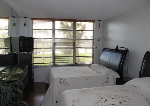 Photo 3 of Condo for sale at 3980 Oaks Clubhouse Dr #110, Pompano Beach, FL 33069 | MLS# A12090525 | Listing updated on 2026-09-29