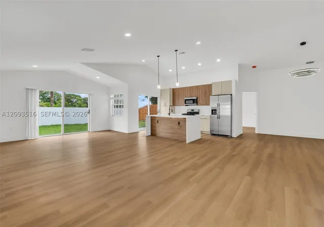 Single family home for sale at 16 Gables Blvd, Weston, FL 33326 | MLS# A12093516