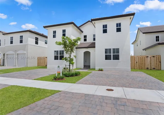 Photo 1 of Townhouse for sale at 27316 Sw 133 Path, Homestead, FL 33032 | MLS# A12093595 | Listing updated on 2026-09-22