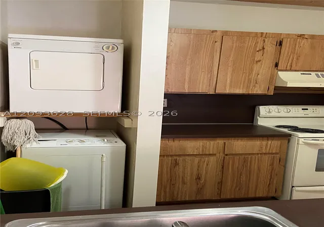 Listing Photo 4 - Condo for sale in building located at 440 E 23Rd St, Miami, FL 33013 - Unit #1416