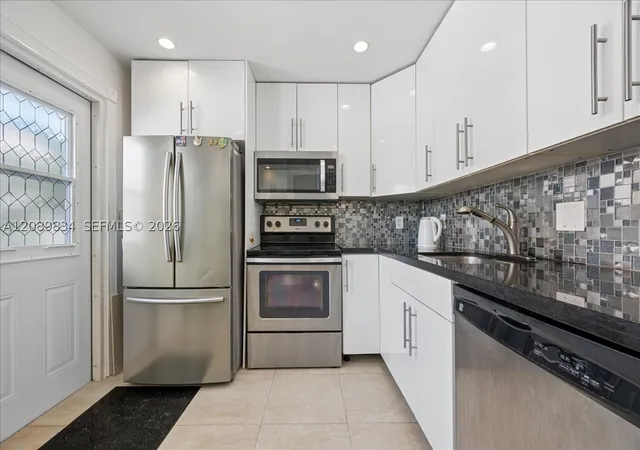 Photo 3 of Sale Pending at 233 NE 14th Avenue #2nd floor, Hallandale Beach, FL 33009 | MLS# A12089834 | Listing updated on 2026-10-02