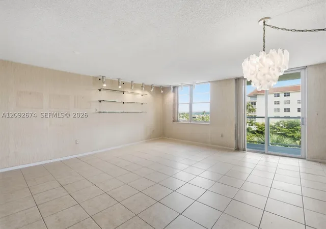 Listing Photo 4 - Condo for sale in building located at 10000 W Bay Harbor Dr, Bay Harbor Islands, FL 33154 - Unit #501