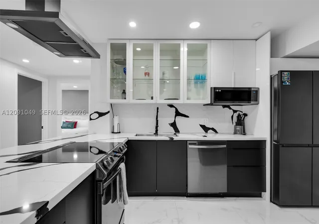 Photo 2 of Condo for sale at 3800 Hillcrest Dr #203, Hollywood, FL 33021 | MLS# A12091049 | Listing updated on 2026-09-23