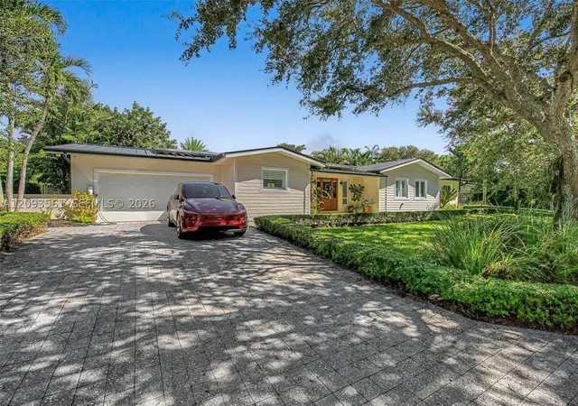 Photo 2 of Single family home for sale at 7301 Sw 134th Terrace, Pinecrest, FL 33156 | MLS# A12093561 | Listing updated on 2026-10-06
