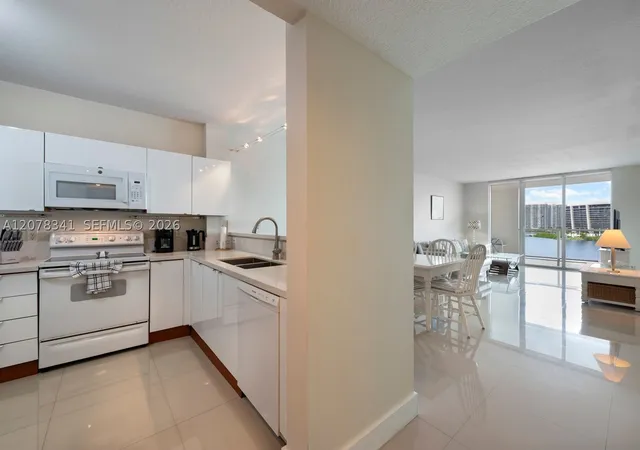 Photo 2 of Condo for sale at 18100 N Bay Rd #1009, Sunny Isles Beach, FL 33160 | MLS# A12078341 | Listing updated on 2026-09-23